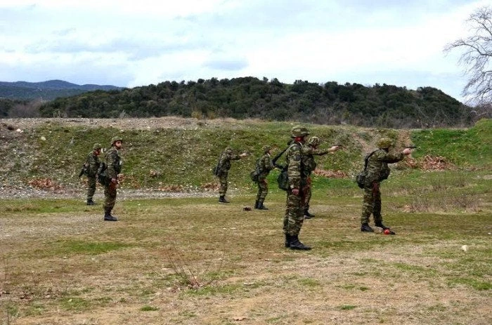 Απονομή πτυχίων στους απόφοιτους των σχολείων Καταδρομών και Αεροπορίας Στρατού